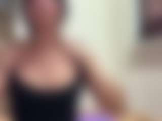 Live cam show with MichaeleHermanson - Amateur on Uber Horny