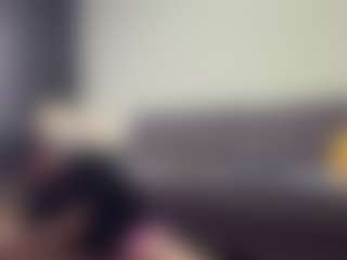 Live cam show with MichaeleHermanson - Skinny on Uber Horny