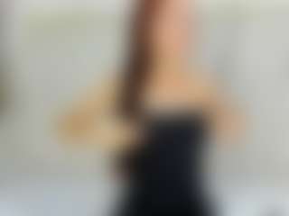 Live cam show with Valery - Petite on crypto-cams