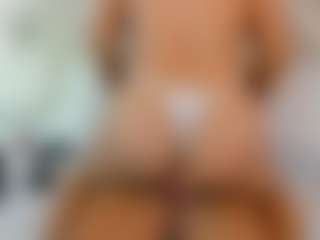 Live cam show with AnnieVanegas - College on Hubzter Live
