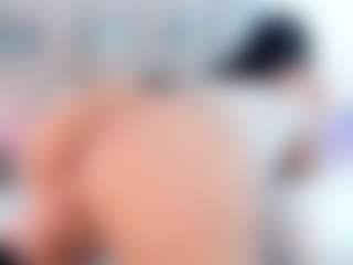 Live cam show with AnnieVanegas - Threesome on AdultVida.com