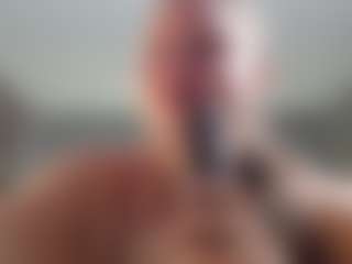Live cam show with Krispyshot - Handjob on Camsoda
