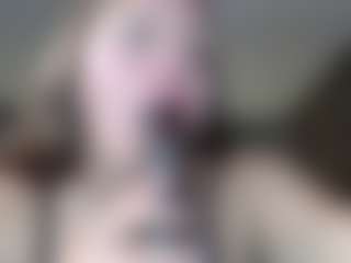 Live cam show with Krispyshot - Joi on AdultVida.com