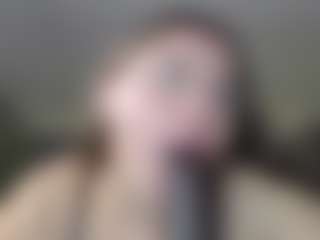 Live cam show with Krispyshot - Green Eyes on Dolls Live
