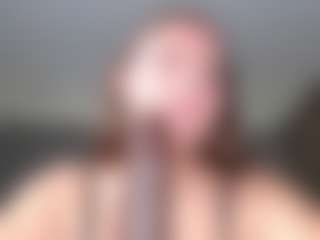 Live cam show with Krispyshot - Green Eyes on Camversity