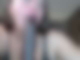 Live cam show with Krispyshot - Handjob on CamwithHer