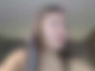 Live cam show with Krispyshot - Green Eyes on Camiplay Live