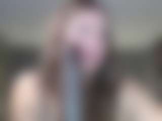 Live cam show with Krispyshot - Green Eyes on crypto-cams