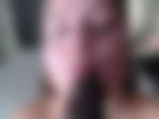 Live cam show with Krispyshot - Joi on AdultVida.com