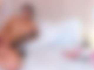 Live cam show with Luna - Big Tits on studioflirtlive.com