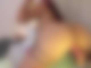 Live cam show with Luna - Nipple Piercings on realtime-chat