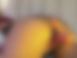 Live cam show with Luna - Red Hair on Hubzter Live