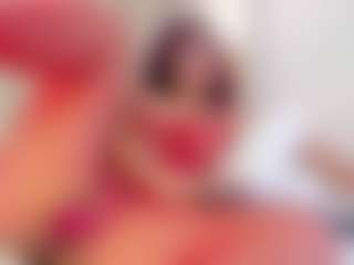 Live cam show with Luna - Thick on intimatelivegirls.com