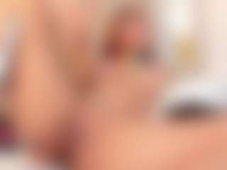 Live cam show with Camila - Blonde Hair on madthumbs