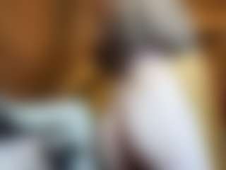 Live cam show with MegganPeare - Gray Eyes on Dolls Live