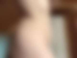 Live cam show with MegganPeare - Gray Eyes on Camsoda