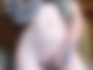 Live cam show with MegganPeare - Flashing on TeamSkeetLive