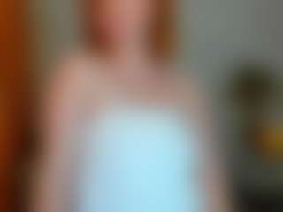 Live cam show with NatalieMooreBluff - Strip on Stripli.com