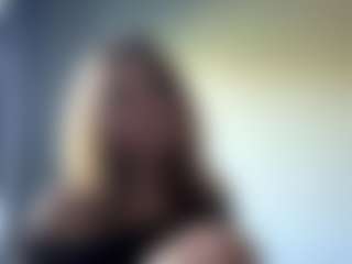 Live cam show with Mary - Small Tits on CamClone