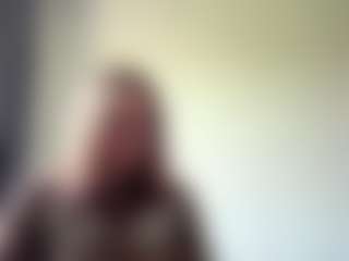 Live cam show with Mary - Amateur Brown Hair on Free Soda