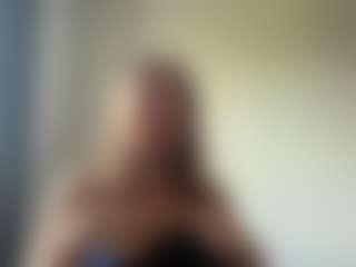 Live cam show with Mary - Flashing on Camsoda
