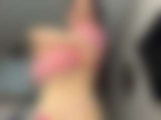 Live cam show with TowandaMekee - Flashing on sexylive.show