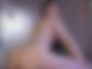 Live cam show with Mia - Solo on TeamSkeetLive