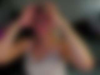 Live cam show with Betty-Brock - Shaved on Milfs Live