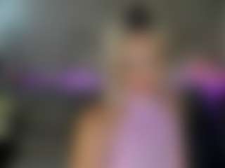 Live cam show with Betty-Brock - Camel Toe on crypto-cams