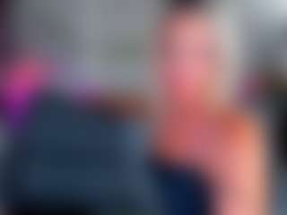 Live cam show with Betty-Brock - Athletic Middle Aged on UwU Esports