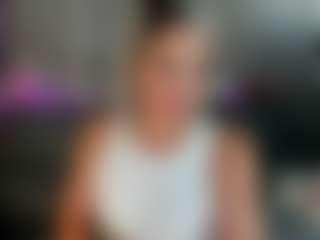 Betty-Brock MILF webcam performer live streaming