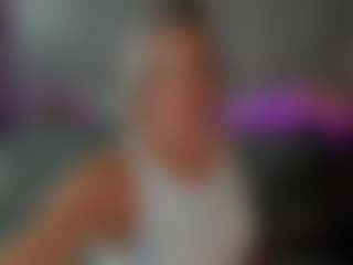 Live cam show with Betty-Brock - White MILF on CamwithHer | united states
