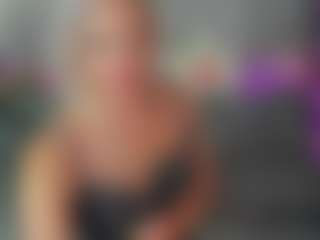 Live cam show with Betty-Brock - Oil on Uber Horny