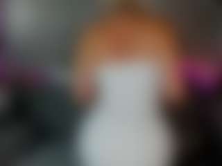 Live cam show with Betty-Brock - Skinny MILF on CamwithHer