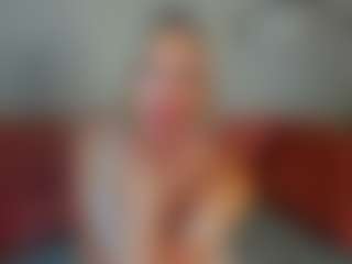 Betty-Brock MILF webcam performer live streaming