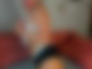 Live cam show with Betty-Brock - Middle Aged on CamwithHer