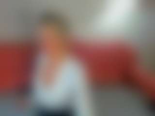 Live cam show with Betty-Brock - Athletic Middle Aged on Streamer API
