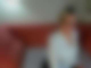 Live cam show with Betty-Brock - Slender on Camsoda