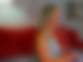 Live cam show with Betty-Brock - Ride Torso on Stripli.com