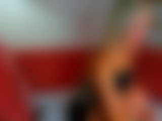 Live cam show with Betty-Brock - Camel Toe on mypornchat.com