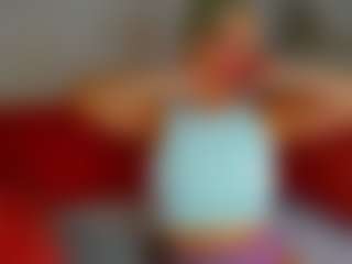 Live cam show with Betty-Brock - Athletic Middle Aged on Camsoda
