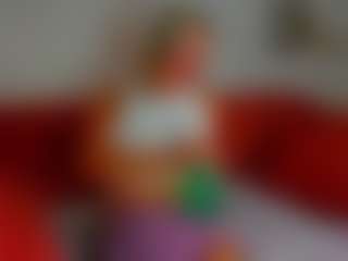Spettacolo in cam dal vivo con Betty-Brock - Slender su Camsoda