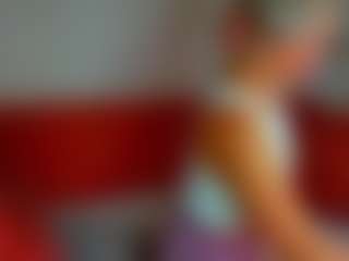 Live cam show with Betty-Brock - Ride Torso on thefappeningchat.com