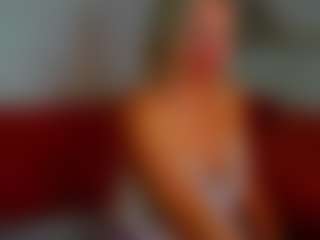 Live cam show with Betty-Brock - Camel Toe on Camsoda