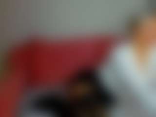 Live cam show with Betty-Brock - Athletic MILF on Adult Interactions