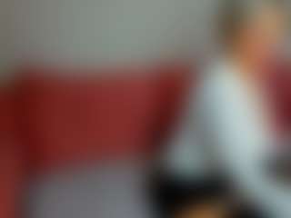 Live cam show with Betty-Brock - Slender on Camming Site