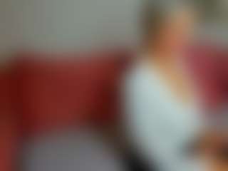 Live cam show with Betty-Brock - Upskirt on madthumbs