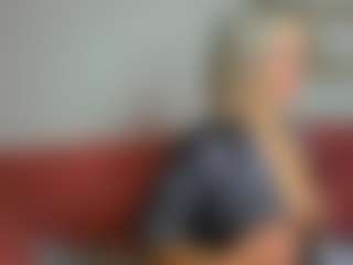 Live cam show with Betty-Brock - Athletic Middle Aged on Camsoda