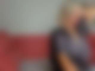 Live cam show with Betty-Brock - Athletic MILF on TottyGirls