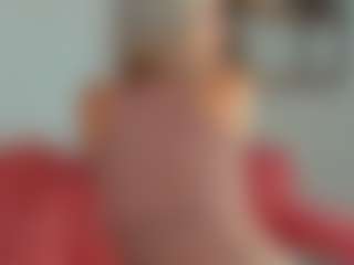Live cam show with Betty-Brock - Skinny MILF on Camsoda